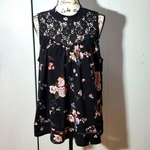 Angels forever young- Black Floral crochet top Keyhole back flowy Sz.XL